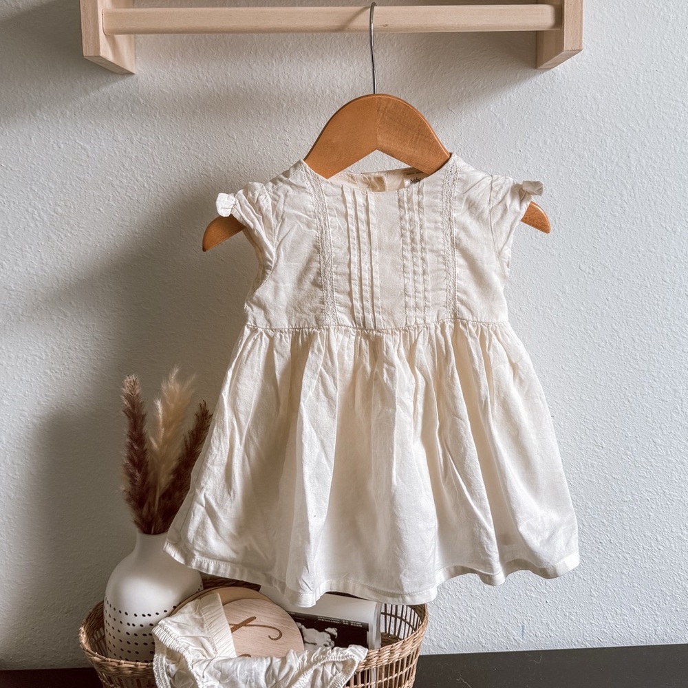 OshKosh B'gosh Cream Casual Kids Dress